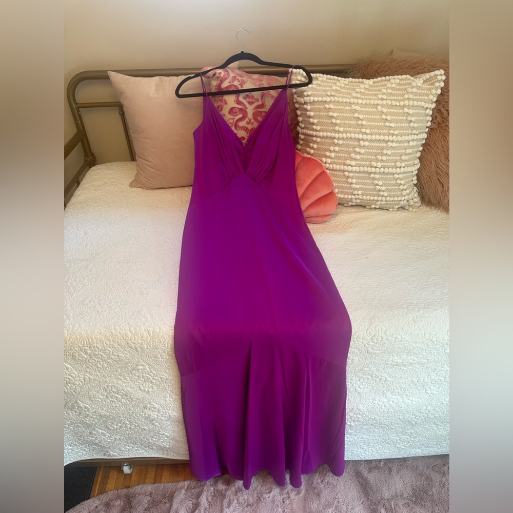 NWT Liv Foster V-Neck Gown - Wild Orchid Size 4